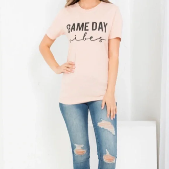 ‘Game Day Vibes’ Short Sleeve Graphic Tee - Picture 7 of 7